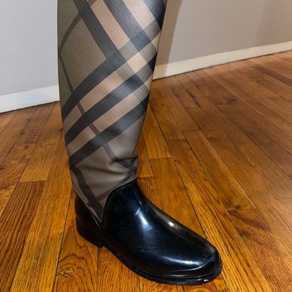 Vintage Authentic Burberry Black Smokecheck Rainboot - Picture 10 of 11